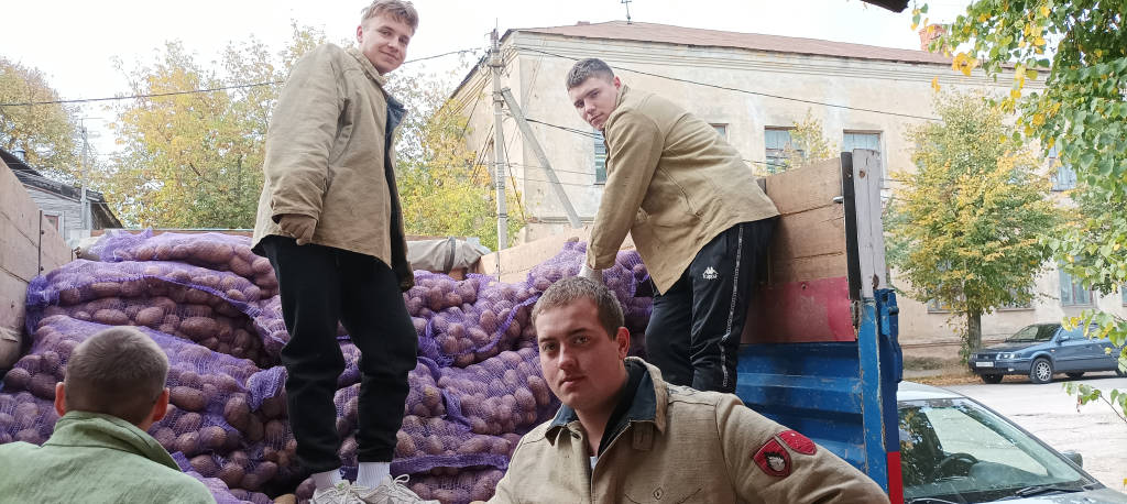 Волонтёры отряда «Дело чести» Касимовского техникума водного транспорта оказали помощь